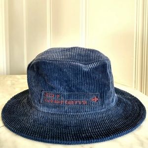 Dr. MARTEN bucket hat